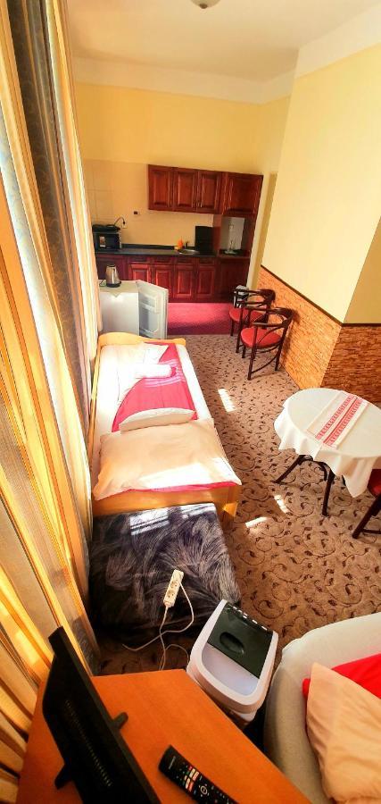 Bed and Breakfast 100 Eves Fogado Szatymaz Экстерьер фото
